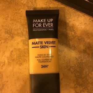 Make up forever Matte Velvet Skin